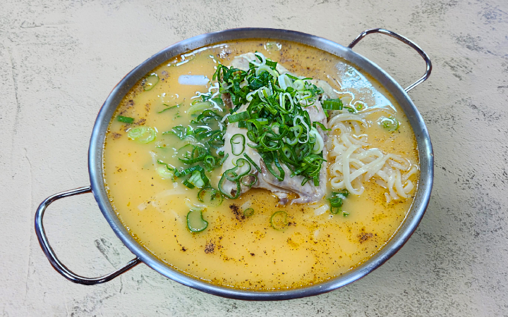 얼큰닭한마리칼국수